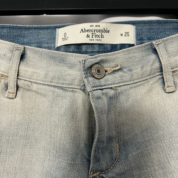 Abercrombie & Fitch Women's Jean Shorts Size 0 NWT - Picture 5 of 6